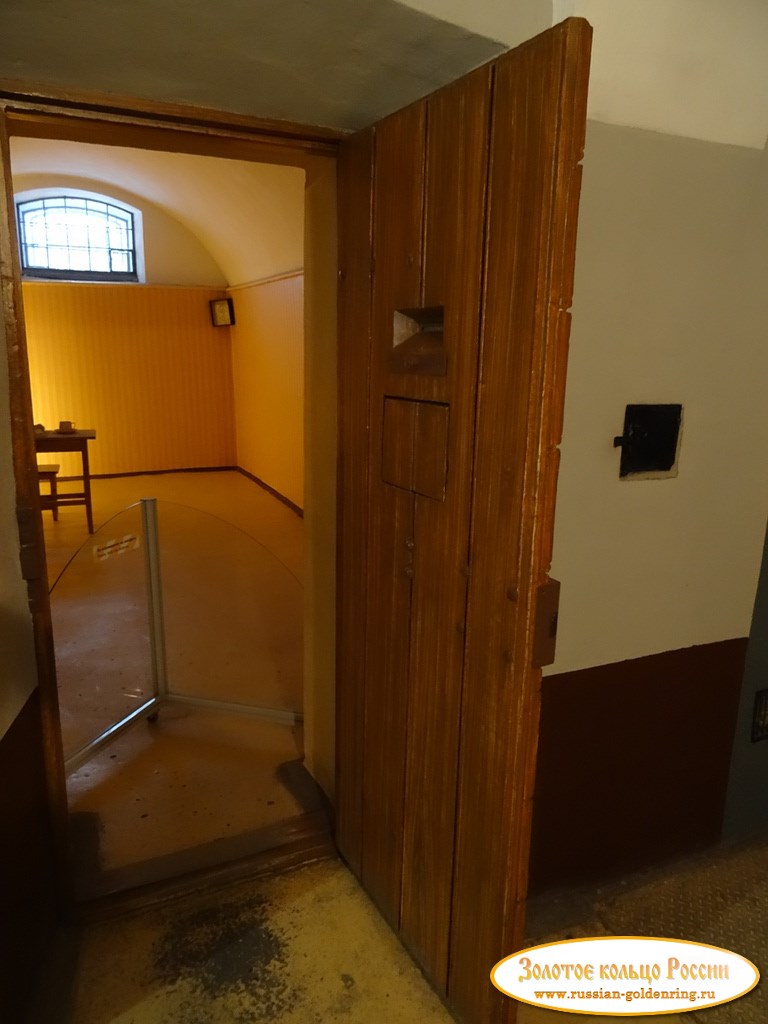 Тюрьма Трубецкого бастиона. Дверь в камеру