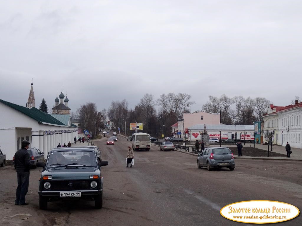 Центральная площадь. Ноябрь 2013 года