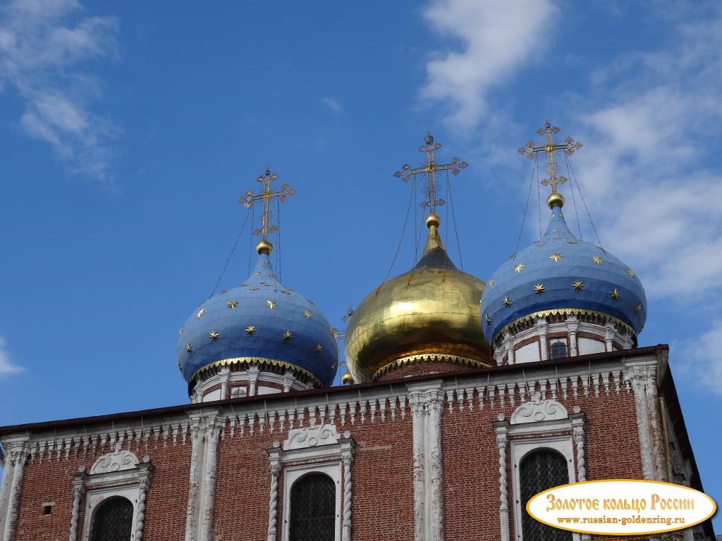 Собор Успения Пресвятой Богородицы. Купола собора