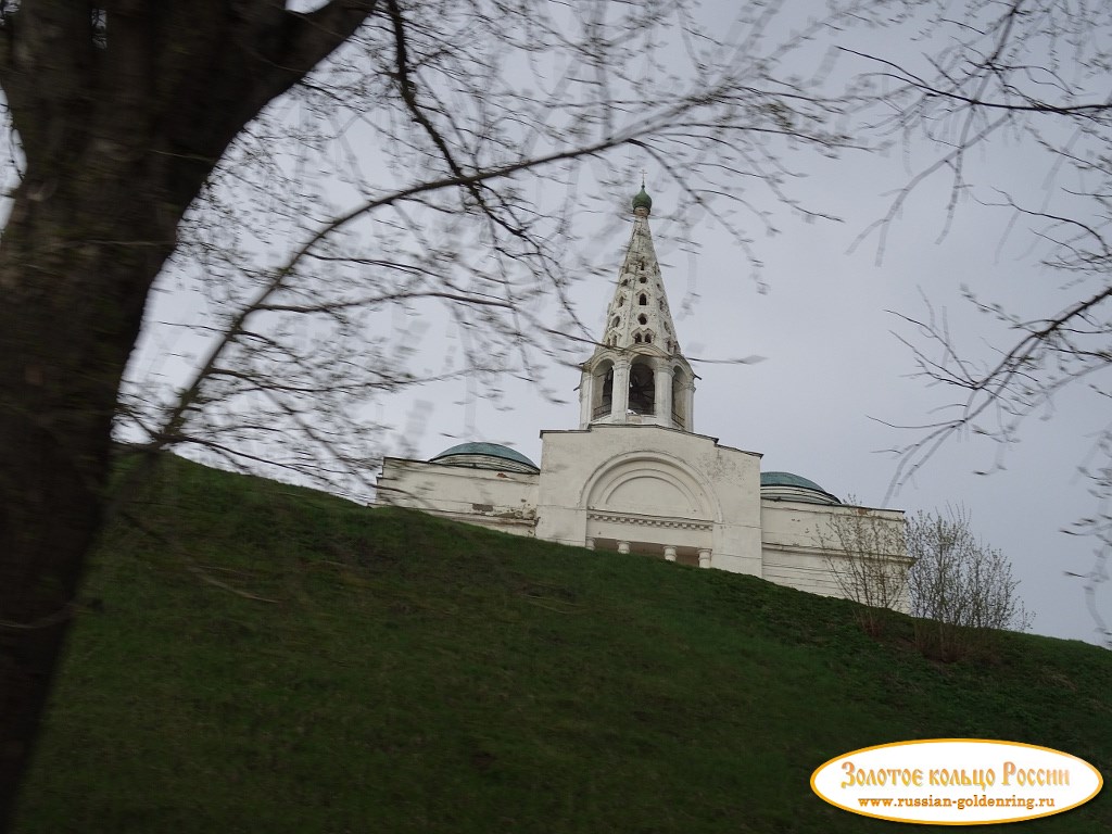 Серпуховский кремль. Вид на собор с Тульской улицы