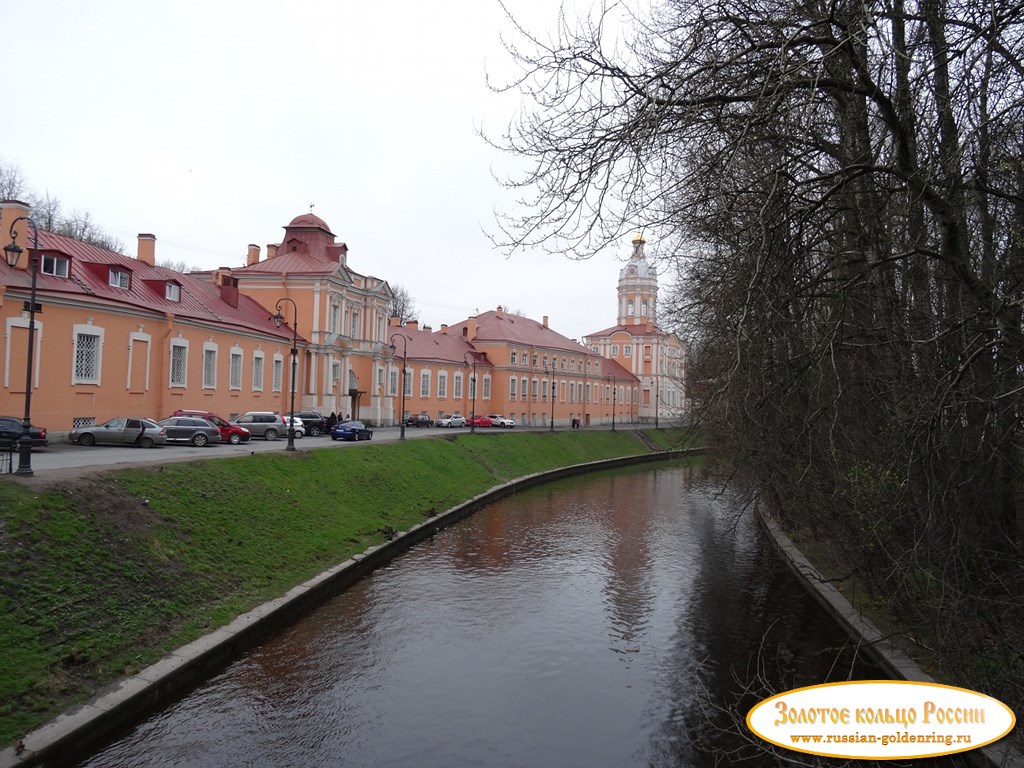 Александро-Невская лавра. Река Монастырка