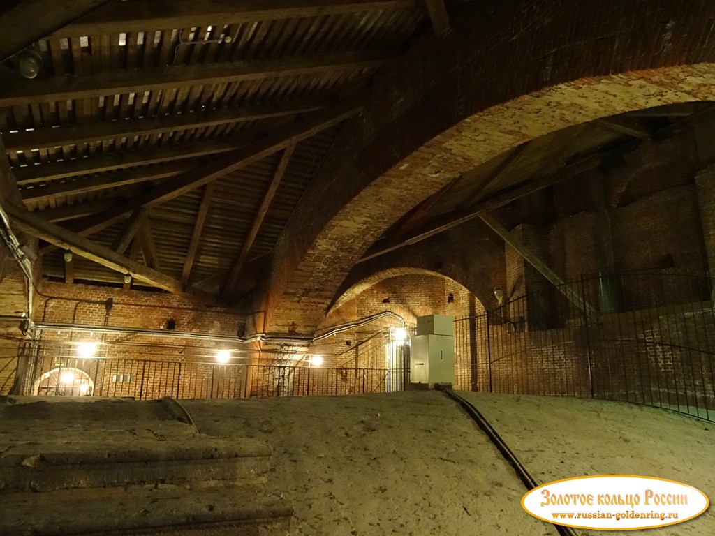 Смольный монастырь. Над куполом собора