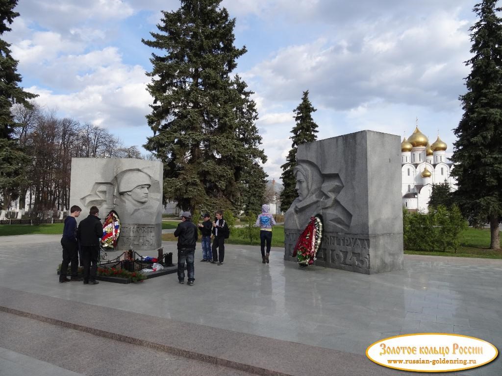 Бульвар Мира. Вечный огонь