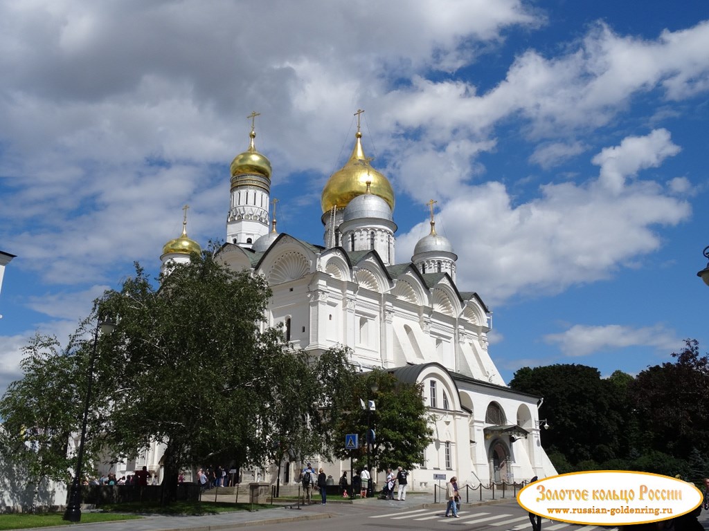 Архангельский собор. Вид с Боровицкой улицы