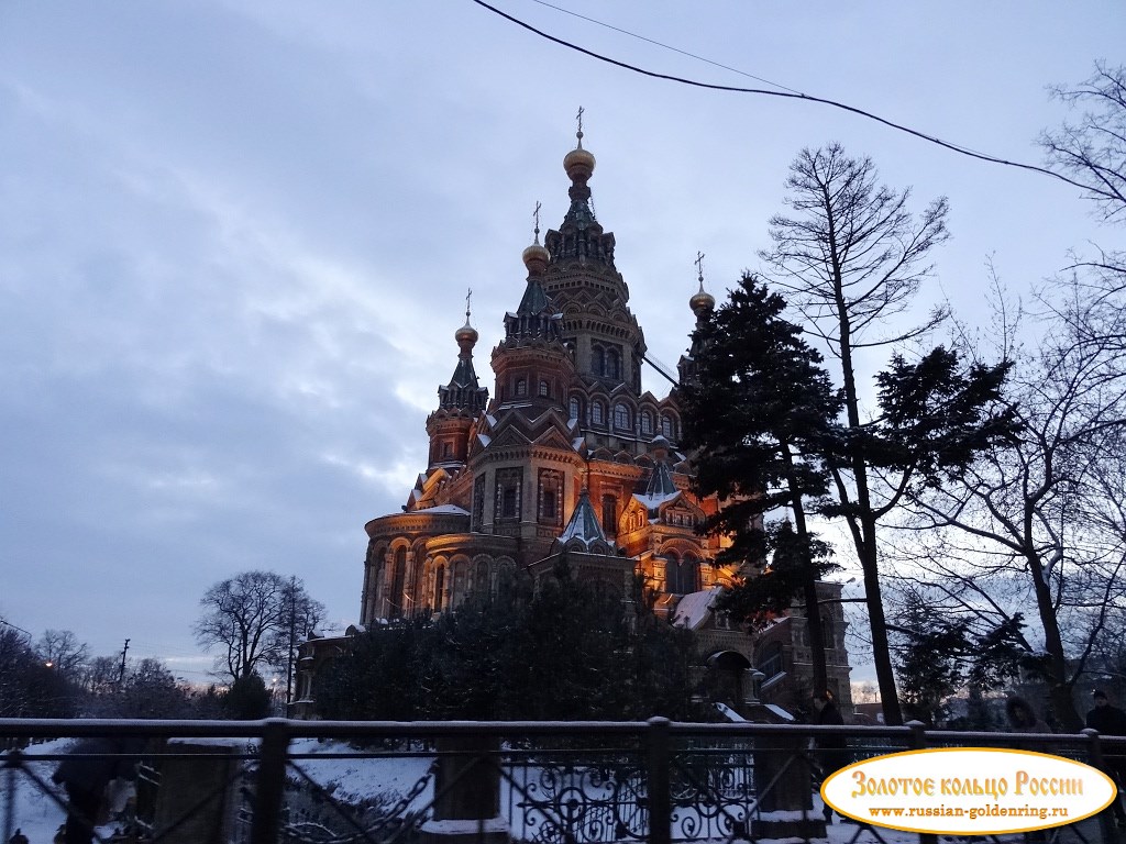 Петропавловский собор (Петергоф). Вечерний вид