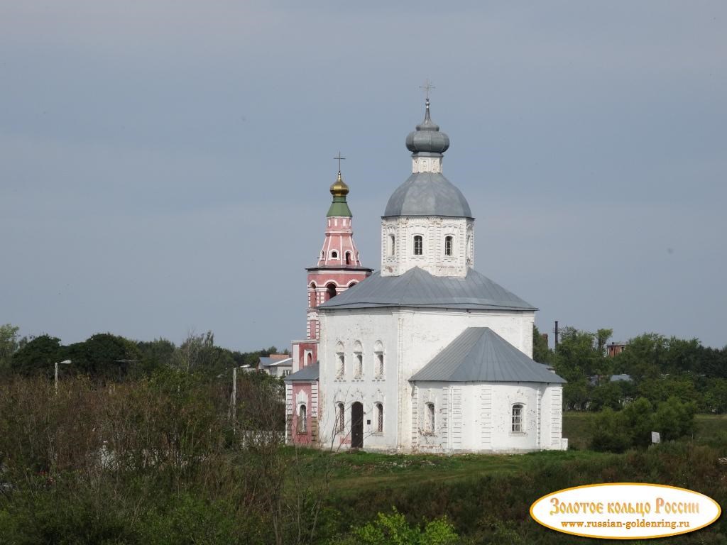 Суздальский Кремль. Вид на Ильинскую церковь