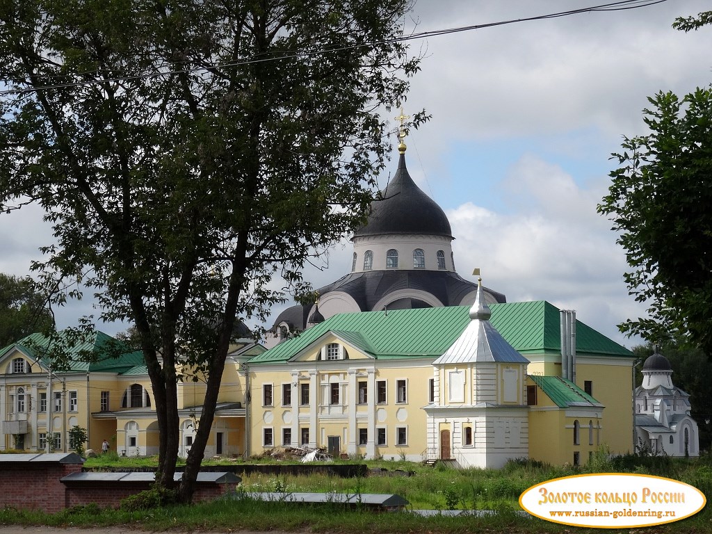 Монастырь Рождества Христова. Келейные корпуса и Воскресенский собор