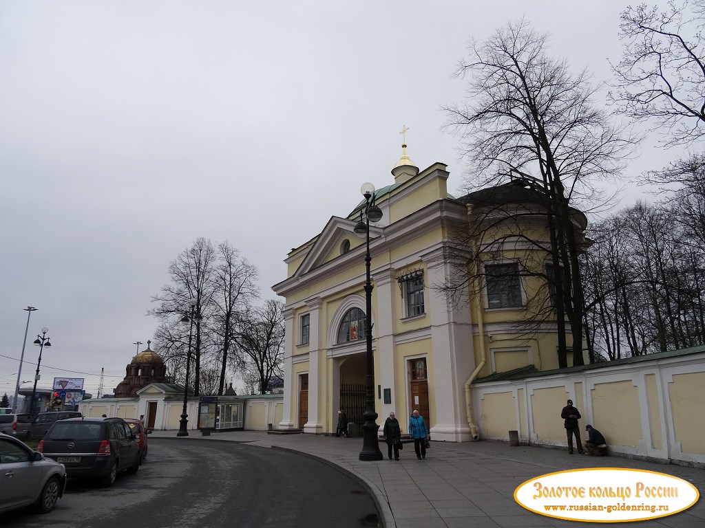 Александро-Невская лавра. Надвратная церковь