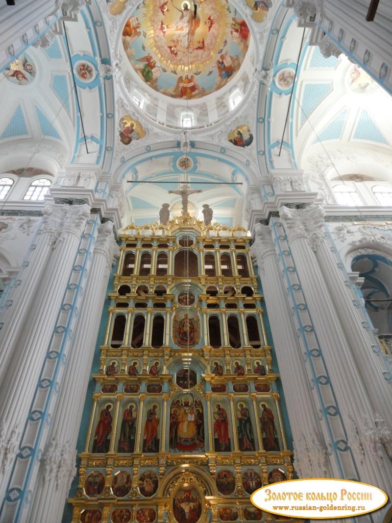 Новоиерусалимский монастырь. Роспись потолка собора