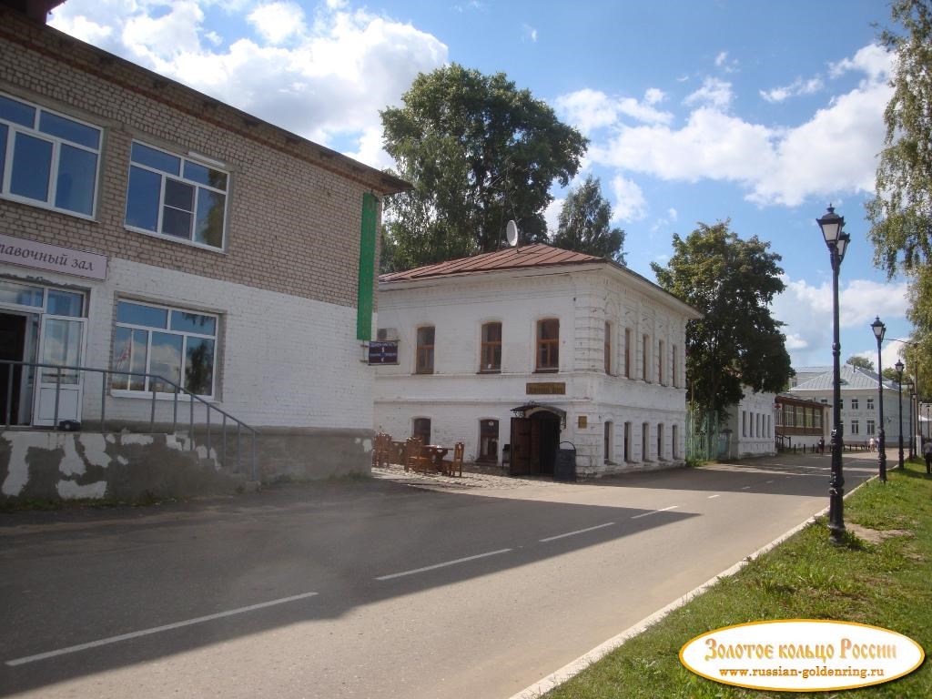 Городская набережная. Историческая застройка города