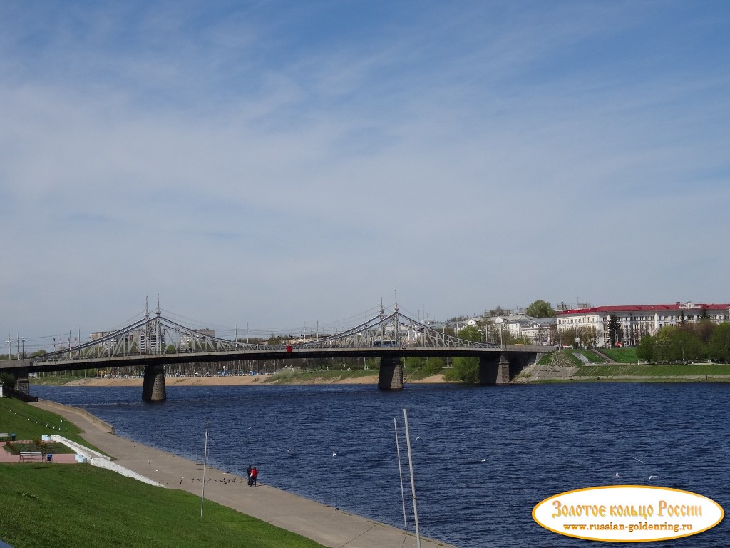 Городской сад. Вид на Староволжский мост