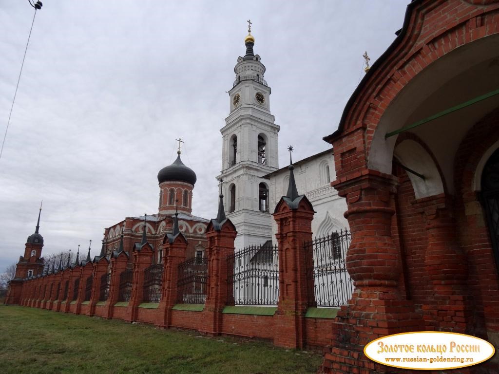 Волоколамский кремль. Вид на комплекс с южной стороны