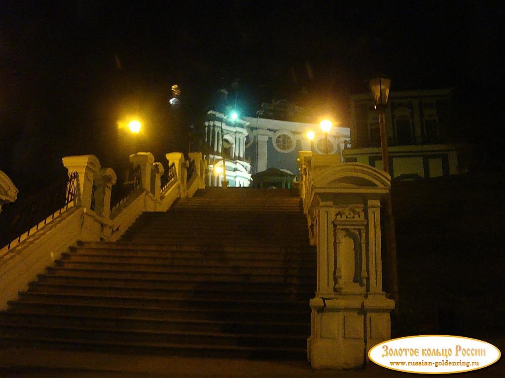 Кафедральный собор Успения Пресвятой Богородицы. Лестница к собору