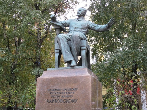 Памятник Чайковскому. Москва