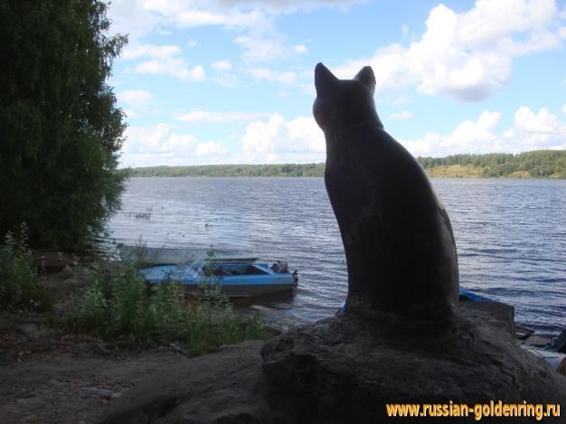 Достопримечательности Плёса. Скульптура Кошка