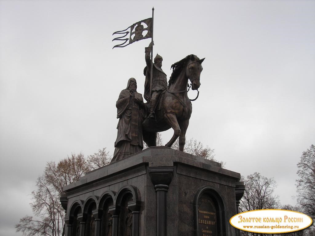 Памятник князю Владимиру и святителю Фёдору. Владимир