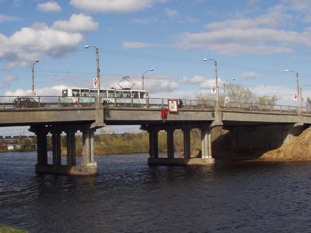 Мост через реку Ягорба. Череповец