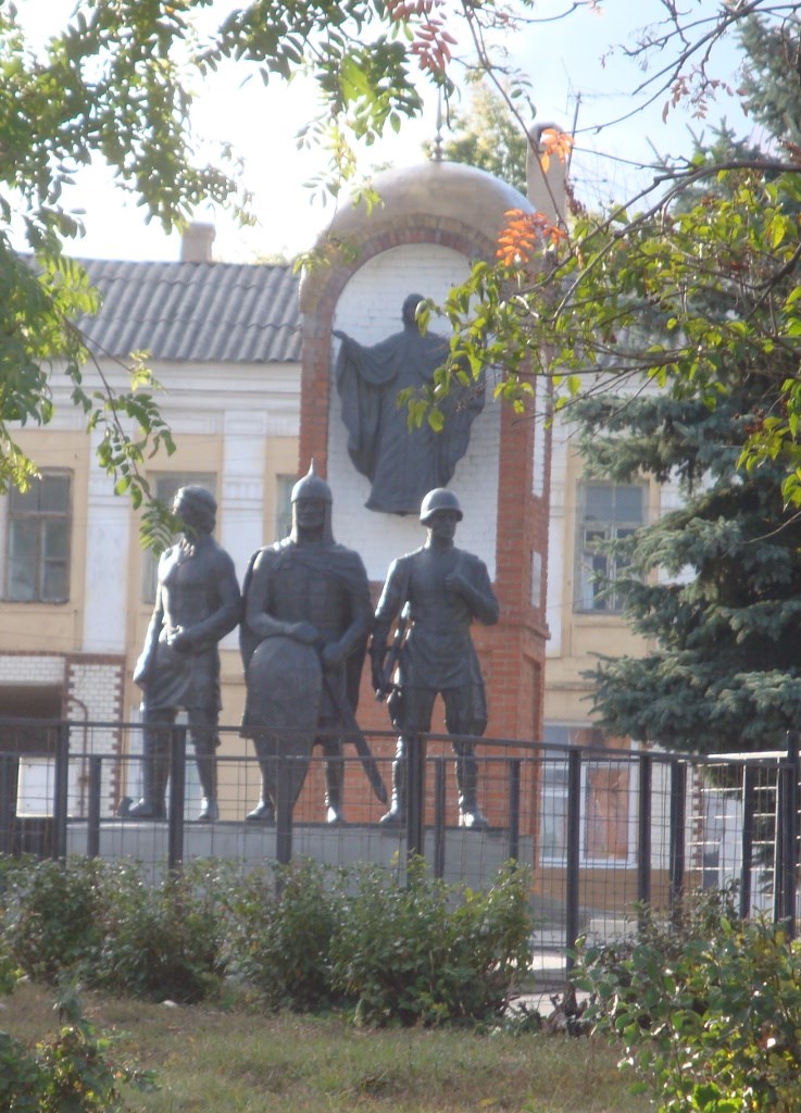 Памятник 850-летию города. Елец