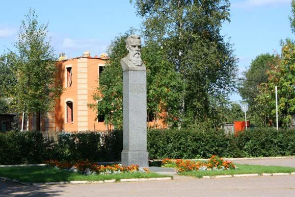 Памятник Римскому-Корсакову. Тихвин