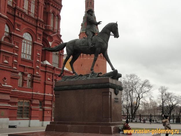 Достопримечательности Москвы. Памятник маршалу Жукову